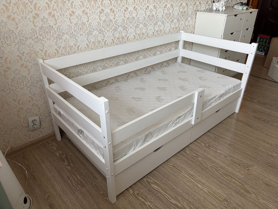 Продам детские кроватки