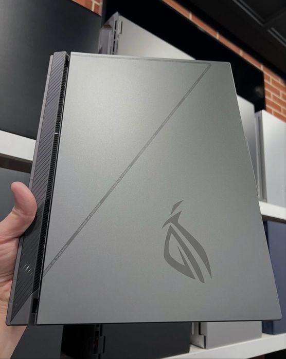 Asus rog strix G16 G614J (i9 13th / RTX 4060 / 2.5K 240Hz)