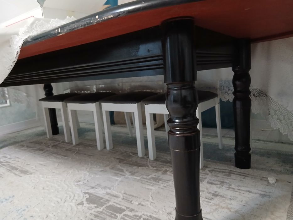 Продам стол гостиной