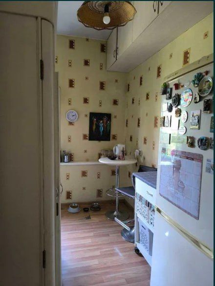 Срочно Продаётся Нукусская Высокопотолочка 1/4/4 с мебелью техникой !