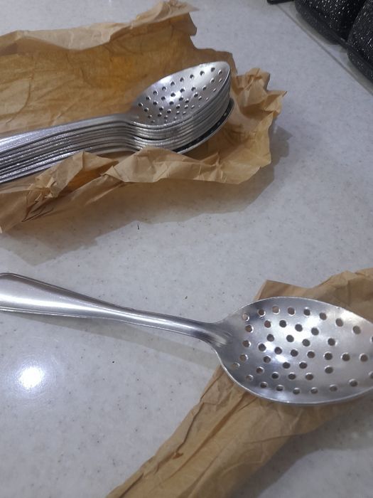 Продаётся новый ложки с дырками.