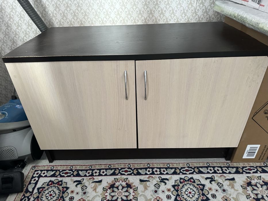 Продам шкаф угловой