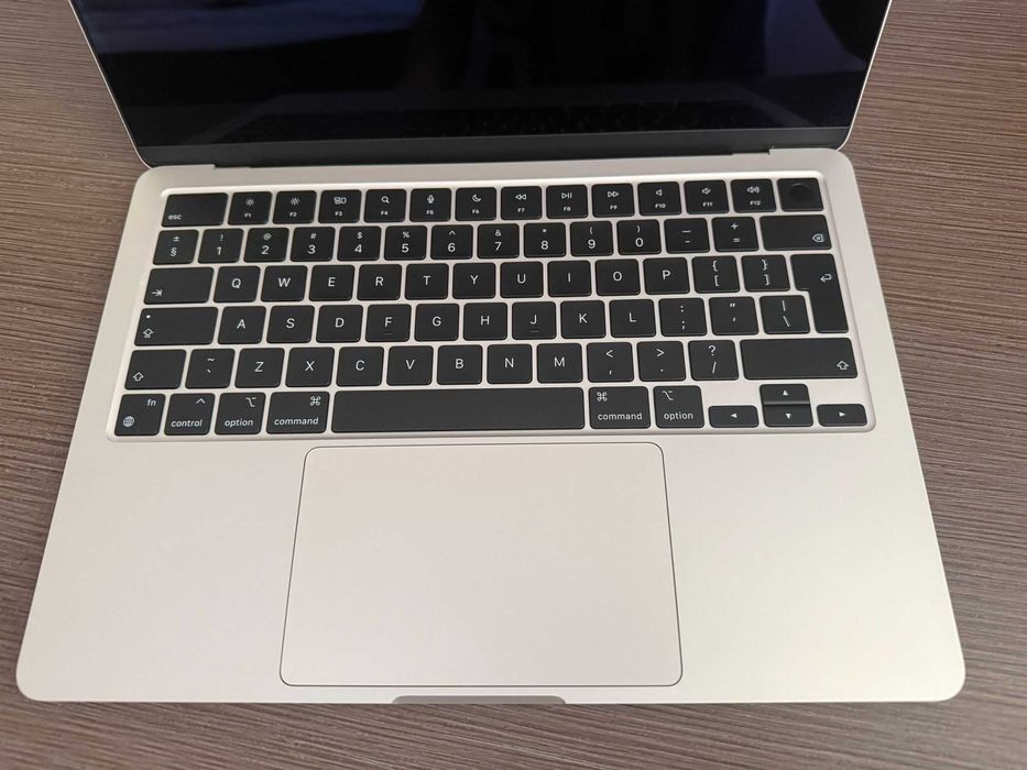 Macbook Air M2 13 2022 8GB RAM 256GB Starlight