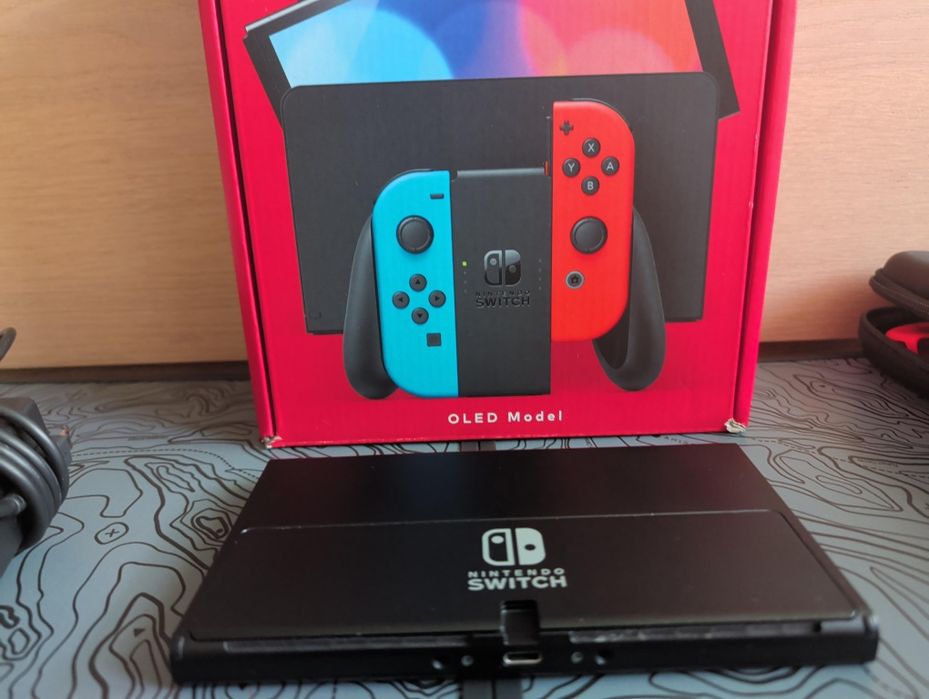Consola nintendo switch Oled 7 inch. Mai este in garantie pana pe  08.11.2026