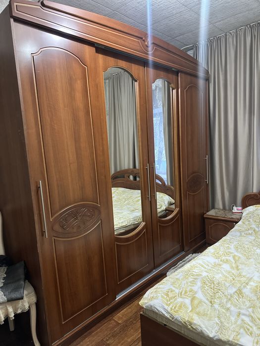 Продам спальный гарнитур