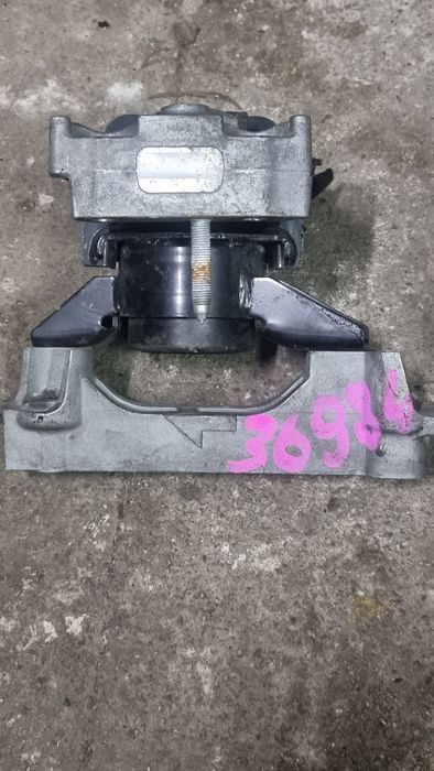 Подушки двигателя на Toyota Estima  .