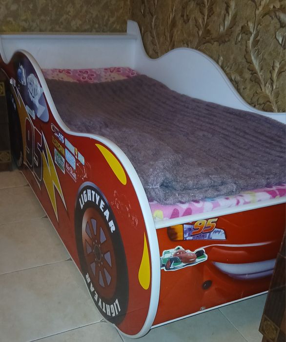 Продам детскую машинка