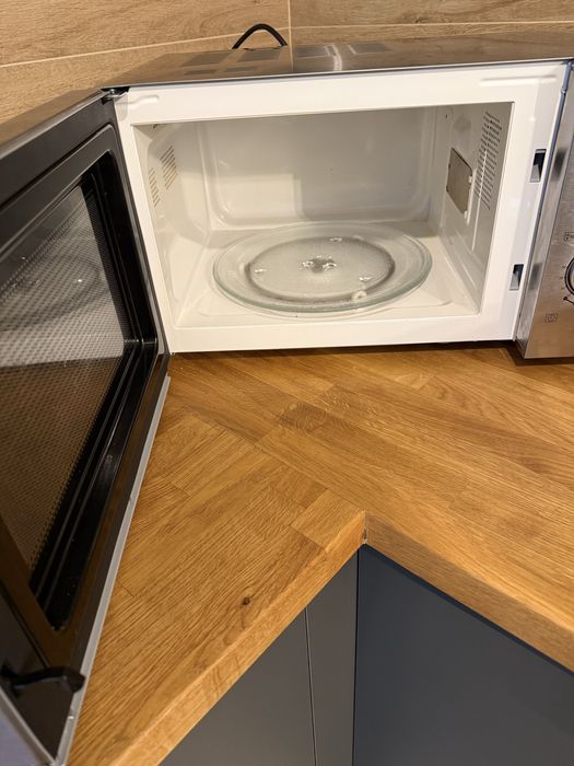 Cuptor cu microunde Severin