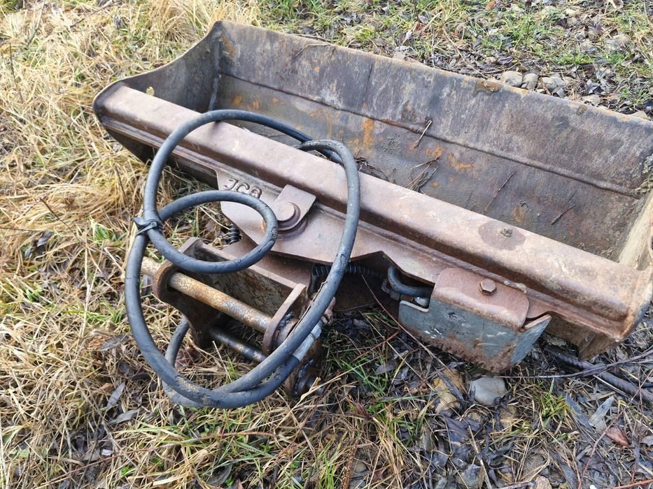 Vând miniexcavator JCB 8018 2012