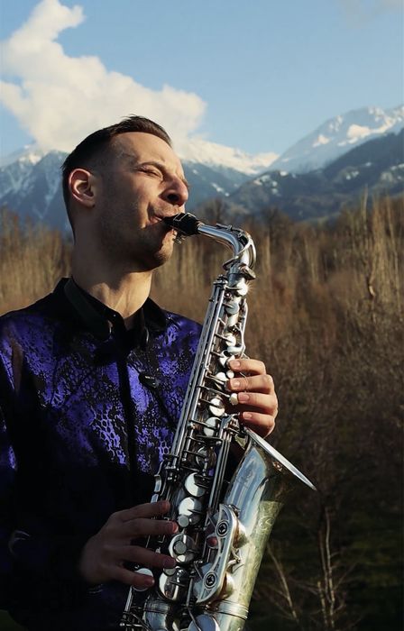 Саксофонист / живая музыка / музыкант