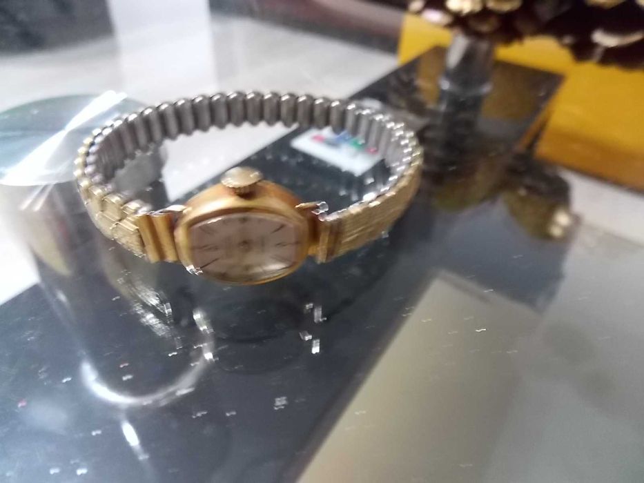 Ceas dama elvetian vintage din aur 14K- 750 lei