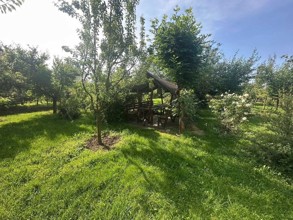 Oportunitate Unică în Zona Central –Casă Spațioasă+Garsonieră+2 Garaje