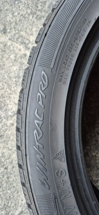 4 anvelope iarna Vredestein,fata 225/45/18,spate 255/40/18.Pret/bucata