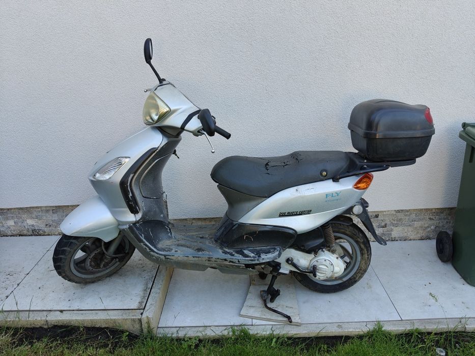 Vand / dezmembrez Piaggio Fly 50 4T (piese)