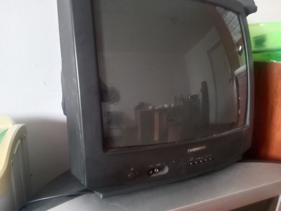 Телевизор істеп тұр