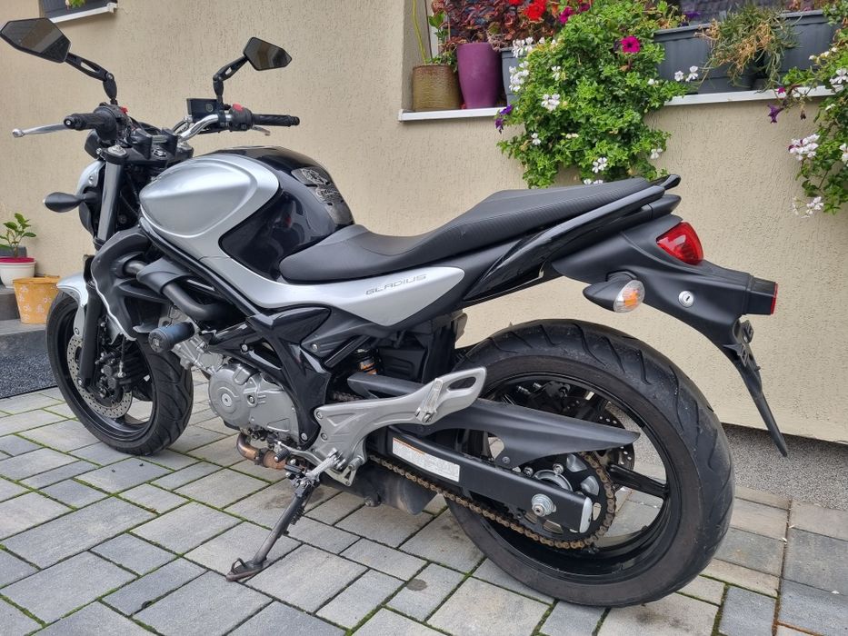 Suzuki Gladius ABS ( SFV 650 A )