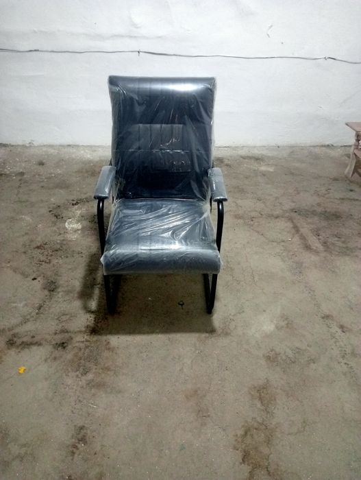 Assalomu alaykum arzon sifatli stul kreslo sotiladi 420000 tel +998977