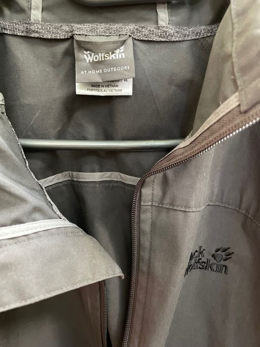 Vând geacă damă Jack Wolfskin