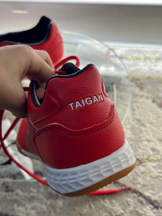 Продам футзалки джома