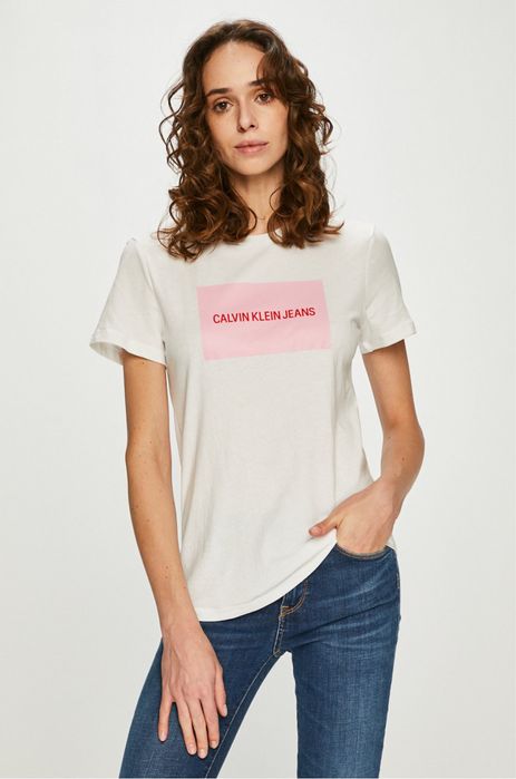 Calvin klein jeans оригинална тениска с надпис лого
