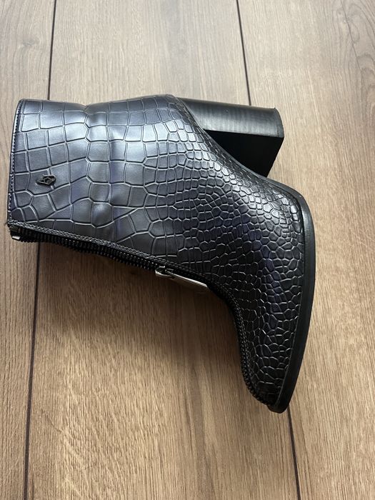 Сиви кожени боти ARMANI