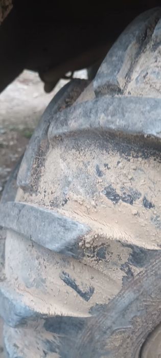 Продавам 4бр.тгуми трактора шарка Mitas 7.50x16