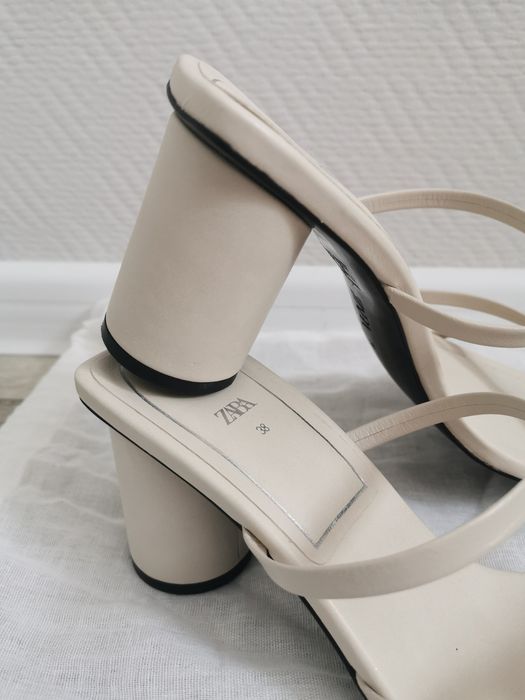 Босоножки Zara 38 размер кожа