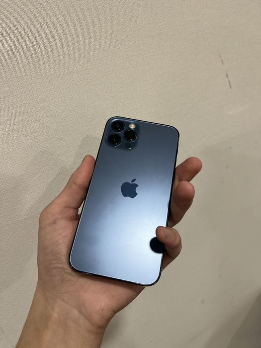 Срочно продаю Айфон 12 про в отличном состоянии