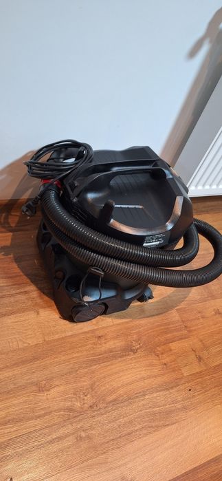 Vând aspirator Bosch