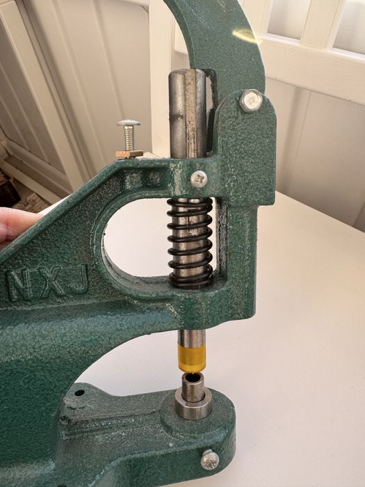 Продам ручной пресс для кнопок, люверсов