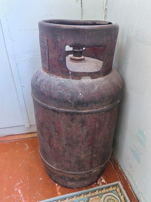 Продам маленкий газ баллон.