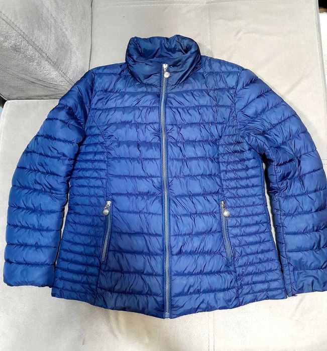 Дамско тъмно синьо олекотено яке