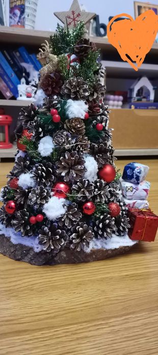 Brad de Craciun lucrat manual