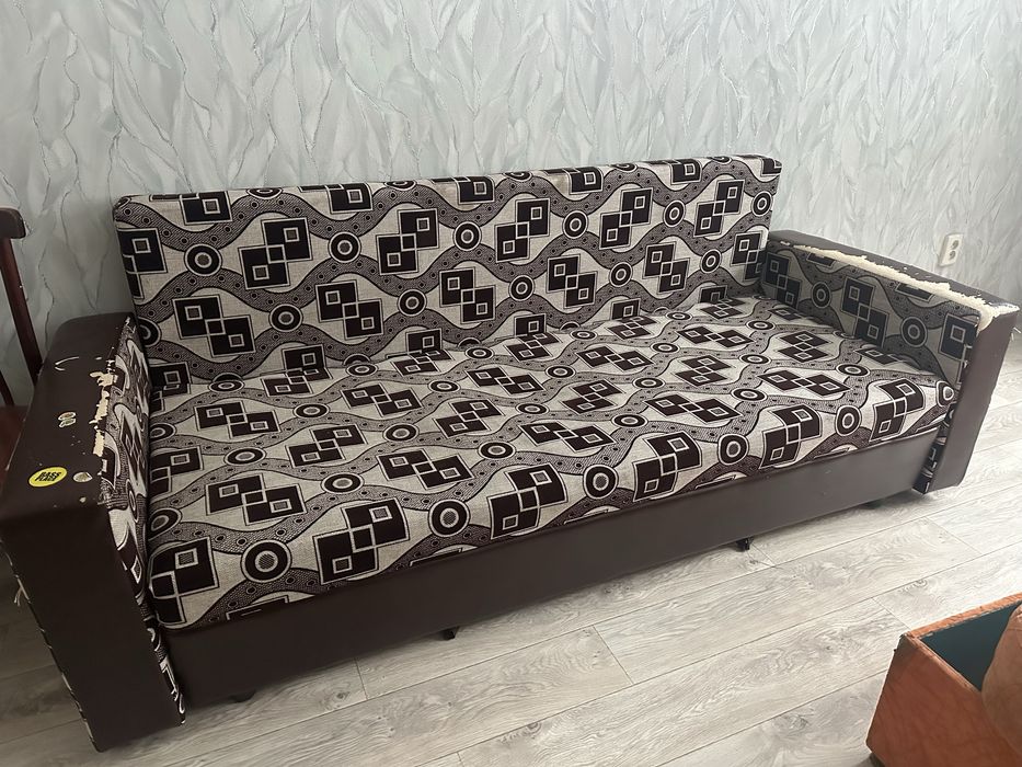 Отдам диван бесплатно, самовывоз