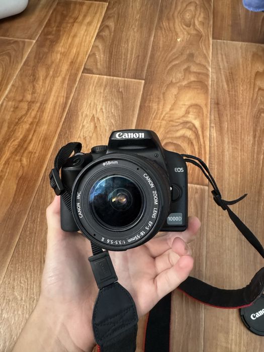 Продам камеру CANON EOS 1000D