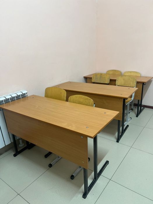 Парта стол отличном состояния