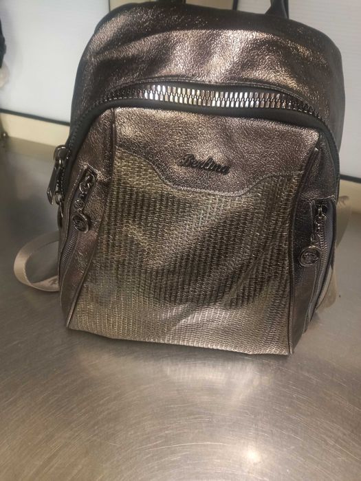 Дамска кожена раница