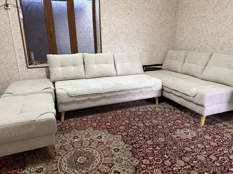 Ugolok sotiladi. Xolati a'lo.
