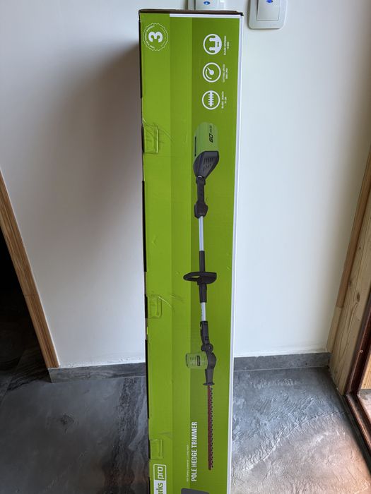Greenworks Pro Pole Hedge