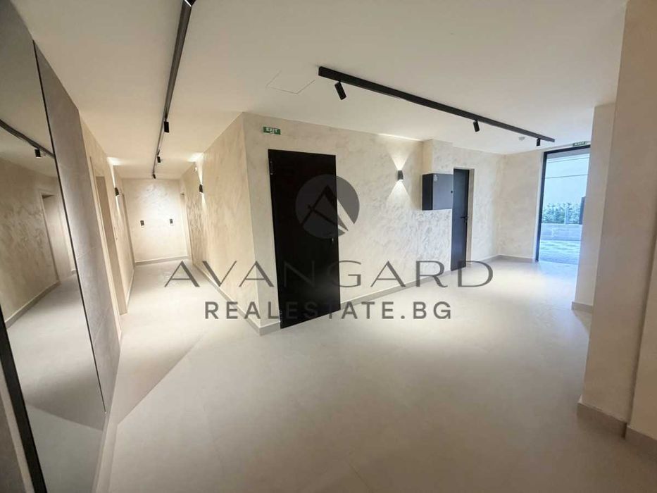 Продава се Тристаен апартамент в Пловдив, Тракия - 123 кв.м за 747 €/кв.м - Снимка #11