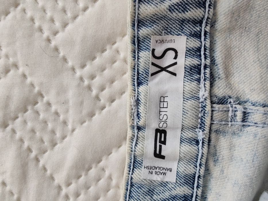 Pantaloni blugi scurți fete XS