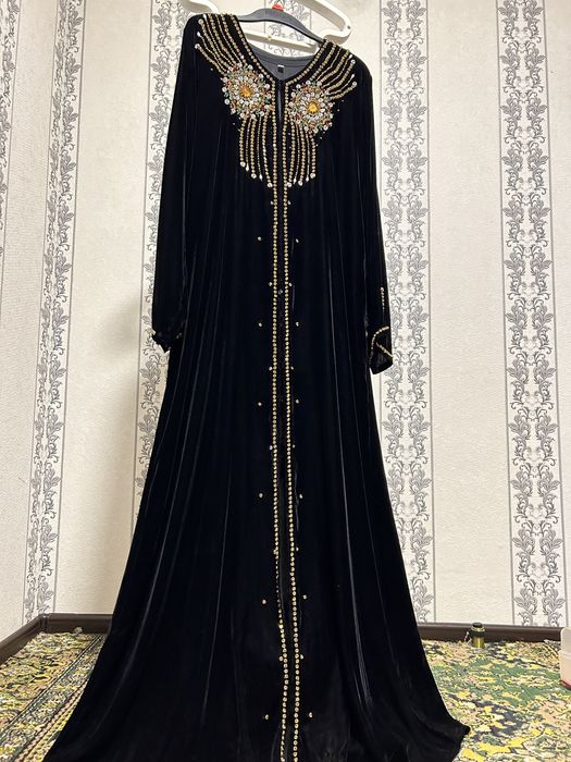 Dubay abayasi sotiladi