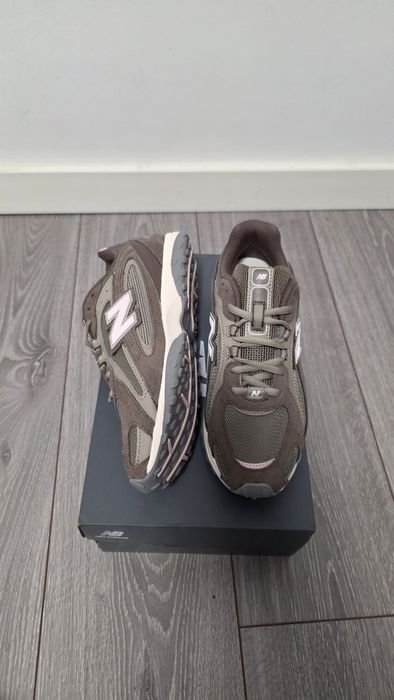New Balance 204L 39.5 noi