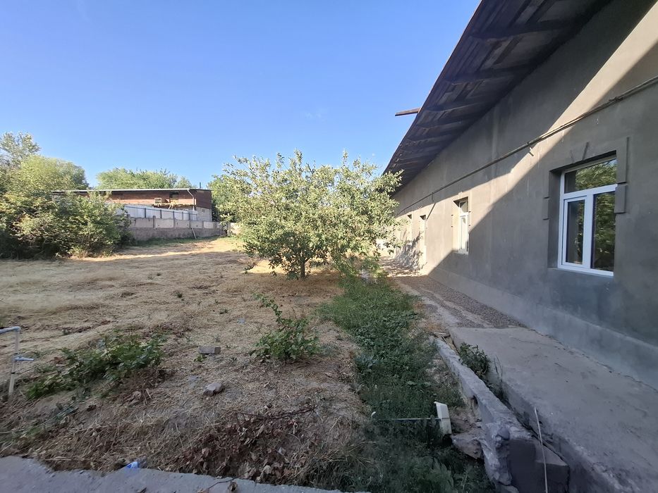 Маданиятда уй сотилади.  Продаётся дом