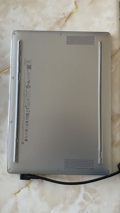 Лаптоп HP elitbook Folio G1 12.5 Full HD 238 Gb SSD дефект с екрана