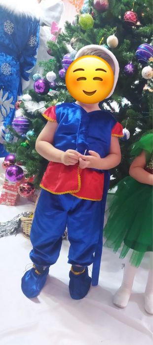 Продам костюм гномика и зайчика