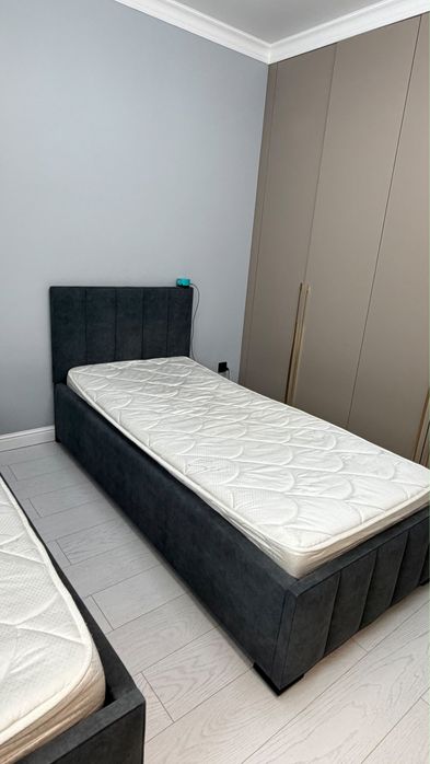 Кровать размер 90*200 с матрасом 2кровать