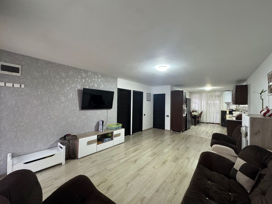 Casă duplex de vânzare – Santandrei, județul Bihor