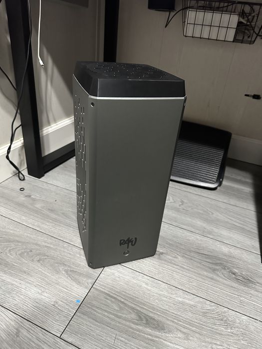 Mini-itx Корпус для пк Louqe RAW s1