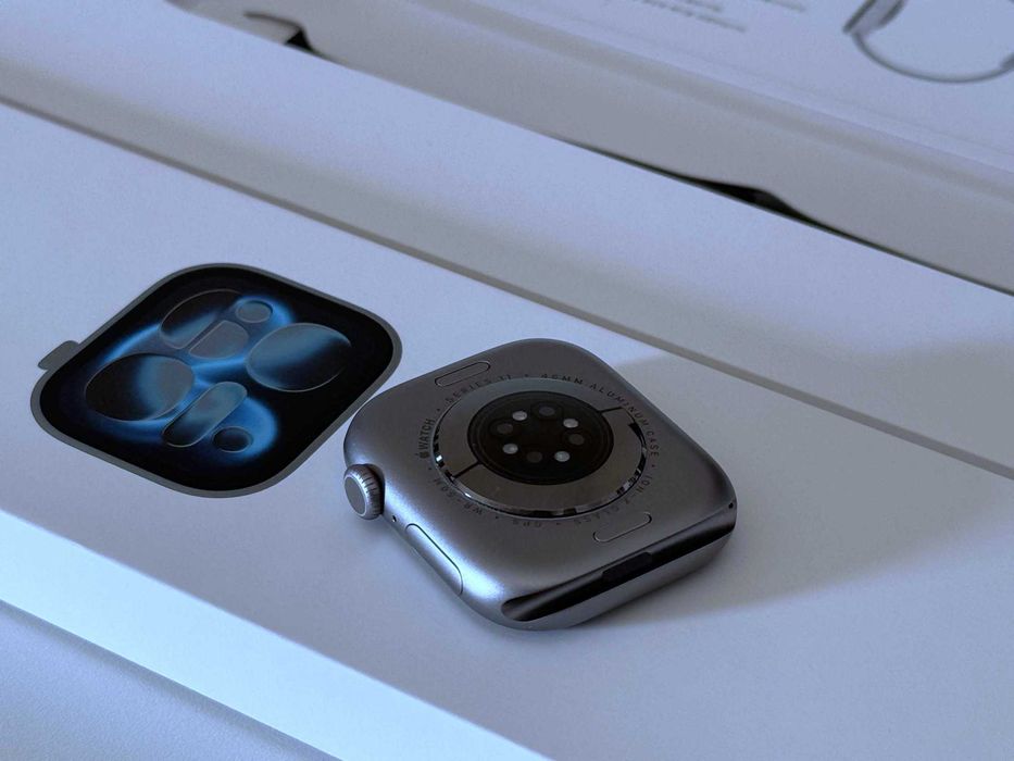 Бартер! НОВ! Apple Watch Series 11 46mm Space Gray (Сив) 100% Батерия.